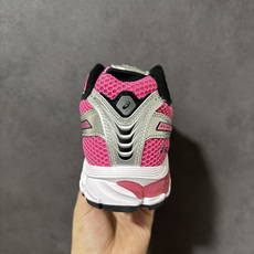 ASICS亚瑟士 GEL‑KAYANO 12.1 复古跑鞋 鞋面透气工程网布搭配合成革支撑框架,透气性良好,鞋身线条硬朗 ASICS亚瑟士 GEL‑KAYANO 12.1 复古跑鞋 鞋面透气工程网布搭配合成革支撑框架,透气性良好,鞋身线条硬朗