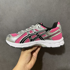 ASICS亚瑟士 GEL‑KAYANO 12.1 复古跑鞋 鞋面透气工程网布搭配合成革支撑框架,透气性良好,鞋身线条硬朗 ASICS亚瑟士 GEL‑KAYANO 12.1 复古跑鞋 鞋面透气工程网布搭配合成革支撑框架,透气性良好,鞋身线条硬朗