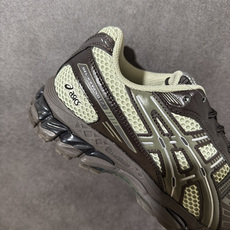 ASICS亚瑟士 GEL‑KAYANO 12.1 复古跑鞋 鞋面透气工程网布搭配合成革支撑框架,透气性良好,鞋身线条硬朗 ASICS亚瑟士 GEL‑KAYANO 12.1 复古跑鞋 鞋面透气工程网布搭配合成革支撑框架,透气性良好,鞋身线条硬朗