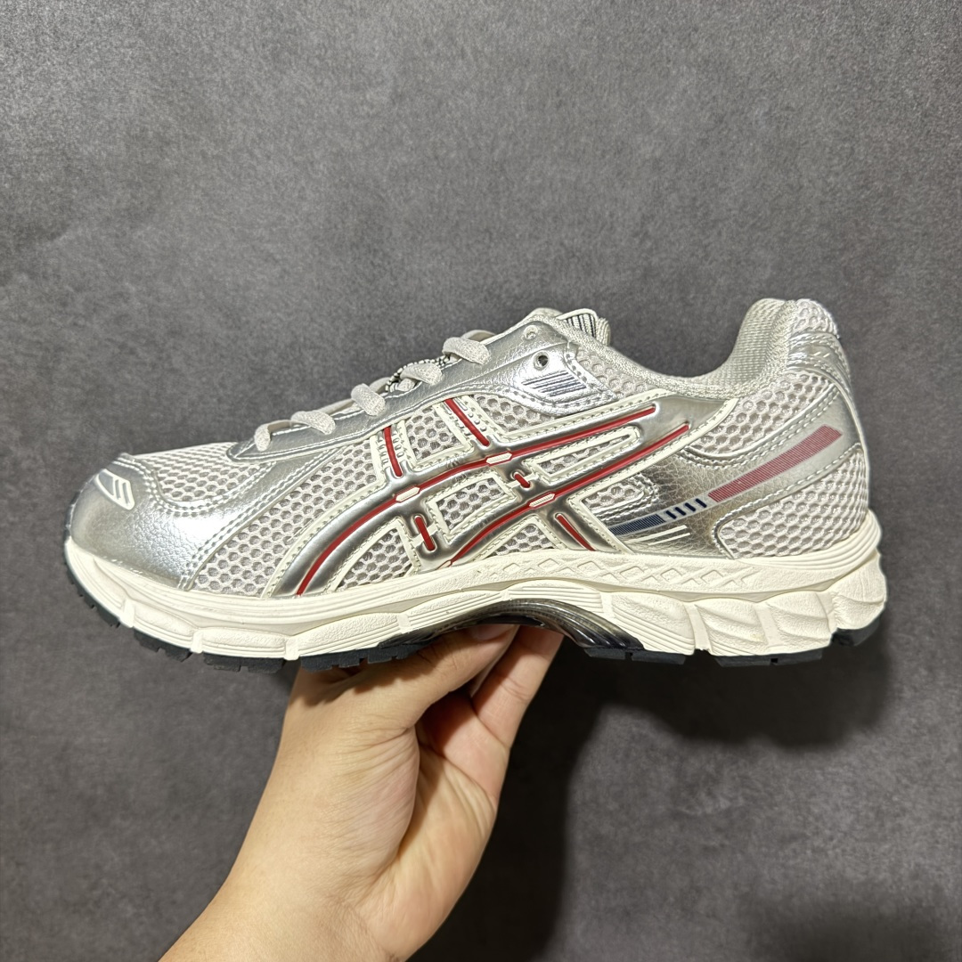 ASICS亚瑟士 GEL‑KAYANO 12.1 复古跑鞋 鞋面透气工程网布搭配合成革支撑框架，透气性良好，鞋身线条硬朗