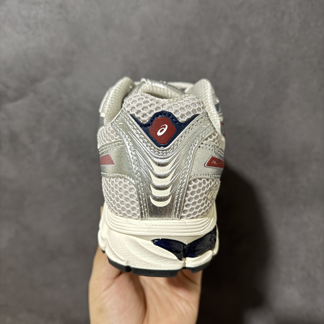 ASICS亚瑟士 GEL‑KAYANO 12.1 复古跑鞋 鞋面透气工程网布搭配合成革支撑框架，透气性良好，鞋身线条硬朗