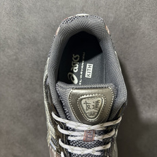 ASICS亚瑟士 GEL‑KAYANO 12.1 复古跑鞋 鞋面透气工程网布搭配合成革支撑框架,透气性良好,鞋身线条硬朗 ASICS亚瑟士 GEL‑KAYANO 12.1 复古跑鞋 鞋面透气工程网布搭配合成革支撑框架,透气性良好,鞋身线条硬朗