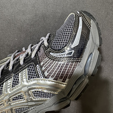 ASICS亚瑟士 GEL‑KAYANO 12.1 复古跑鞋 鞋面透气工程网布搭配合成革支撑框架,透气性良好,鞋身线条硬朗 ASICS亚瑟士 GEL‑KAYANO 12.1 复古跑鞋 鞋面透气工程网布搭配合成革支撑框架,透气性良好,鞋身线条硬朗
