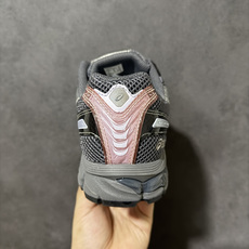 ASICS亚瑟士 GEL‑KAYANO 12.1 复古跑鞋 鞋面透气工程网布搭配合成革支撑框架,透气性良好,鞋身线条硬朗 ASICS亚瑟士 GEL‑KAYANO 12.1 复古跑鞋 鞋面透气工程网布搭配合成革支撑框架,透气性良好,鞋身线条硬朗