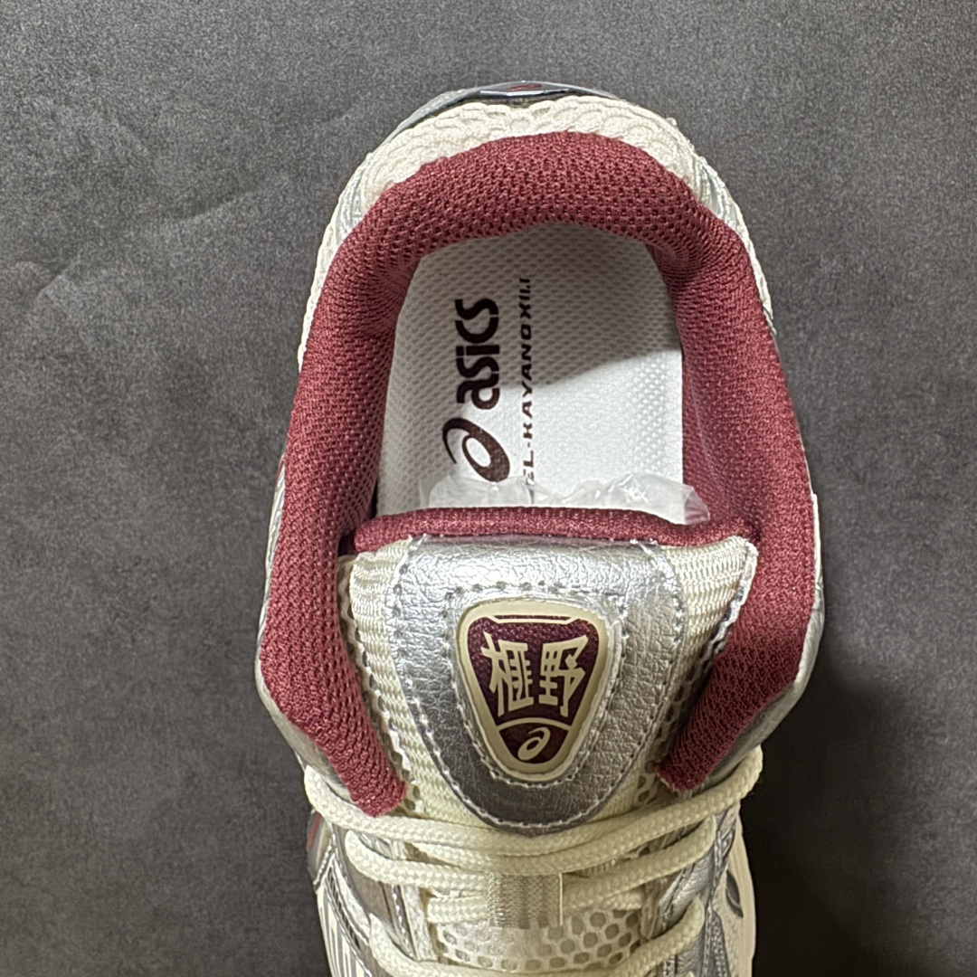 ASICS亚瑟士 GEL‑KAYANO 12.1 复古跑鞋 鞋面透气工程网布搭配合成革支撑框架，透气性良好，鞋身线条硬朗