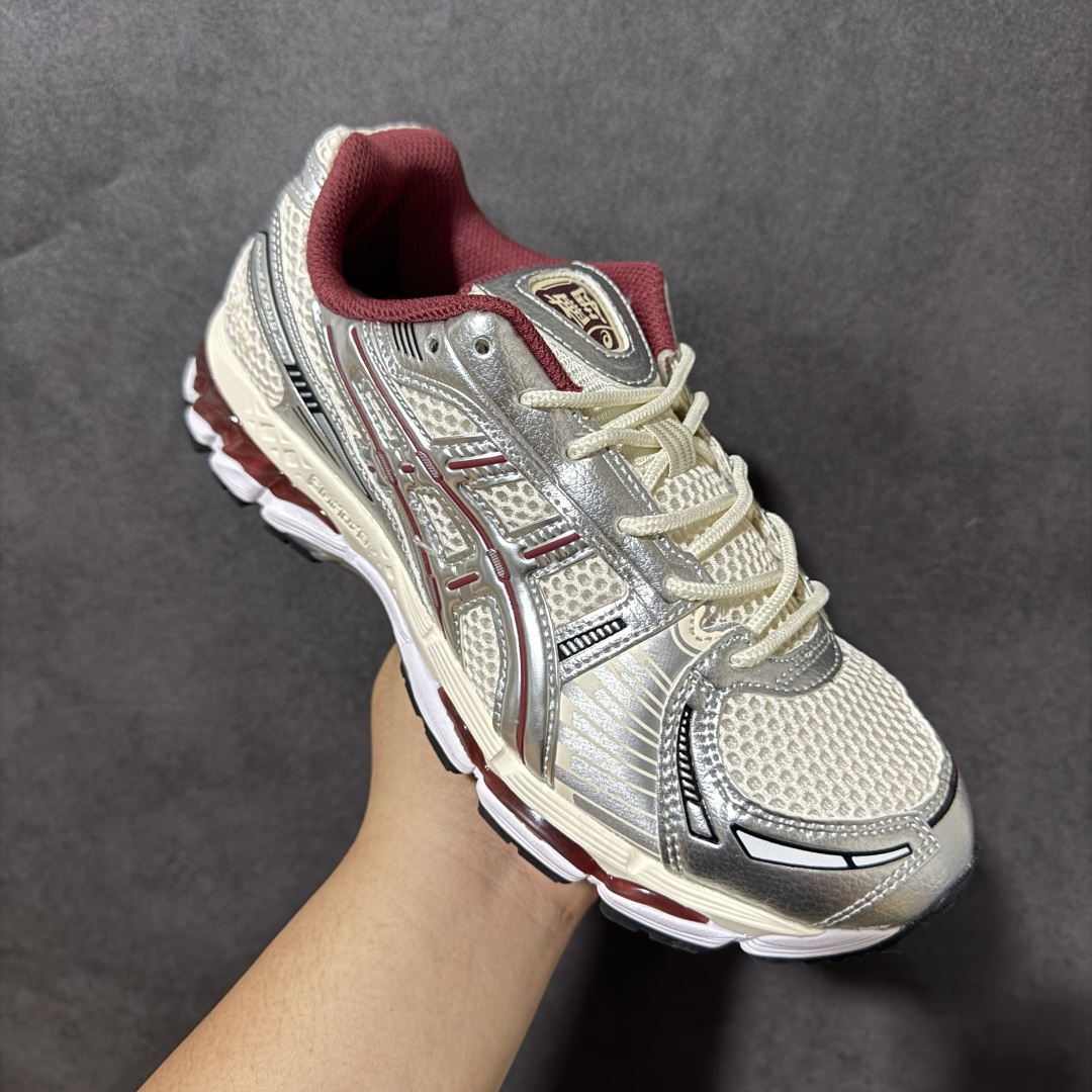 ASICS亚瑟士 GEL‑KAYANO 12.1 复古跑鞋 鞋面透气工程网布搭配合成革支撑框架，透气性良好，鞋身线条硬朗