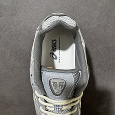 ASICS亚瑟士 GEL‑KAYANO 12.1 复古跑鞋 鞋面透气工程网布搭配合成革支撑框架,透气性良好,鞋身线条硬朗 ASICS亚瑟士 GEL‑KAYANO 12.1 复古跑鞋 鞋面透气工程网布搭配合成革支撑框架,透气性良好,鞋身线条硬朗