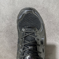 ASICS亚瑟士 GEL‑KAYANO 12.1 复古跑鞋 鞋面透气工程网布搭配合成革支撑框架,透气性良好,鞋身线条硬朗 ASICS亚瑟士 GEL‑KAYANO 12.1 复古跑鞋 鞋面透气工程网布搭配合成革支撑框架,透气性良好,鞋身线条硬朗