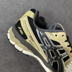ASICS亚瑟士 GEL‑KAYANO 12.1 复古跑鞋 鞋面透气工程网布搭配合成革支撑框架,透气性良好,鞋身线条硬朗 ASICS亚瑟士 GEL‑KAYANO 12.1 复古跑鞋 鞋面透气工程网布搭配合成革支撑框架,透气性良好,鞋身线条硬朗