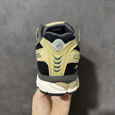 ASICS亚瑟士 GEL‑KAYANO 12.1 复古跑鞋 鞋面透气工程网布搭配合成革支撑框架,透气性良好,鞋身线条硬朗 ASICS亚瑟士 GEL‑KAYANO 12.1 复古跑鞋 鞋面透气工程网布搭配合成革支撑框架,透气性良好,鞋身线条硬朗