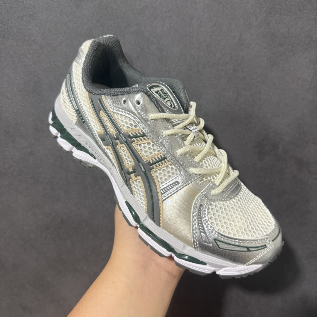 ASICS亚瑟士 GEL‑KAYANO 12.1 复古跑鞋 鞋面透气工程网布搭配合成革支撑框架，透气性良好，鞋身线条硬朗
