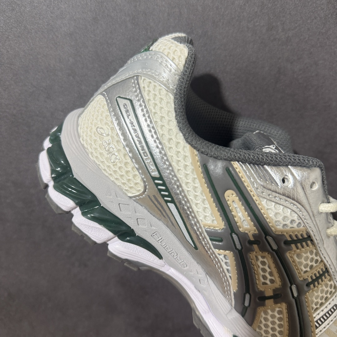 ASICS亚瑟士 GEL‑KAYANO 12.1 复古跑鞋 鞋面透气工程网布搭配合成革支撑框架，透气性良好，鞋身线条硬朗
