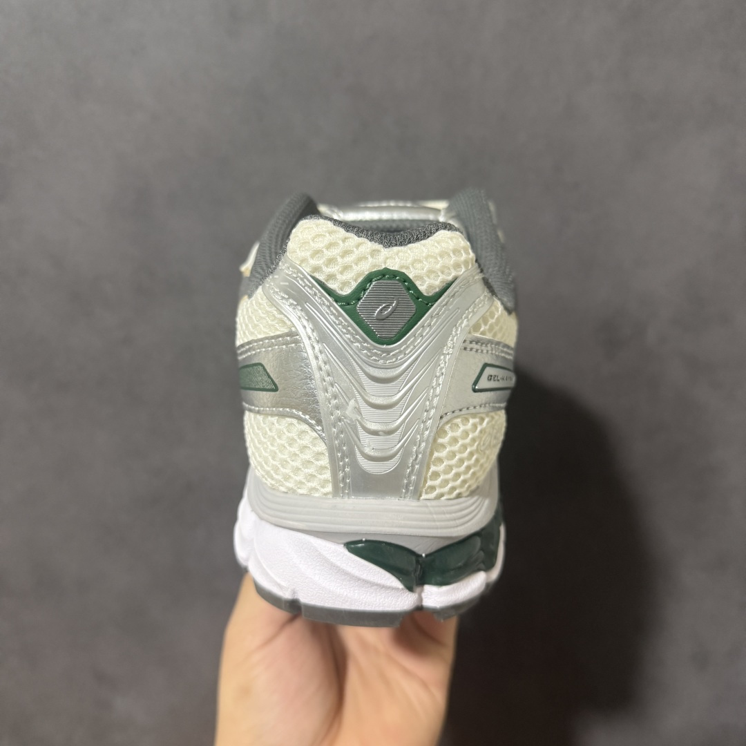 ASICS亚瑟士 GEL‑KAYANO 12.1 复古跑鞋 鞋面透气工程网布搭配合成革支撑框架，透气性良好，鞋身线条硬朗
