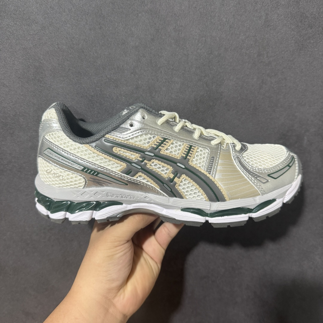 ASICS亚瑟士 GEL‑KAYANO 12.1 复古跑鞋 鞋面透气工程网布搭配合成革支撑框架，透气性良好，鞋身线条硬朗