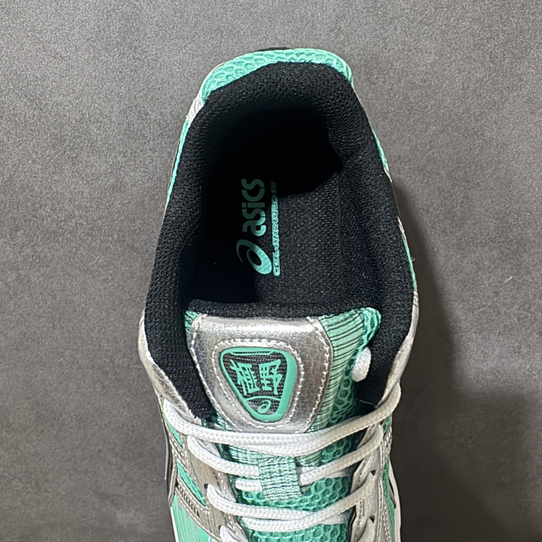 ASICS亚瑟士 GEL‑KAYANO 12.1 复古跑鞋 鞋面透气工程网布搭配合成革支撑框架，透气性良好，鞋身线条硬朗