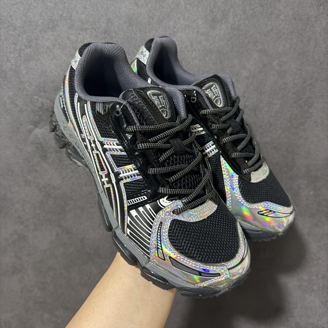 ASICS亚瑟士 GEL‑KAYANO 12.1 复古跑鞋 鞋面透气工程网布搭配合成革支撑框架，透气性良好，鞋身线条硬朗