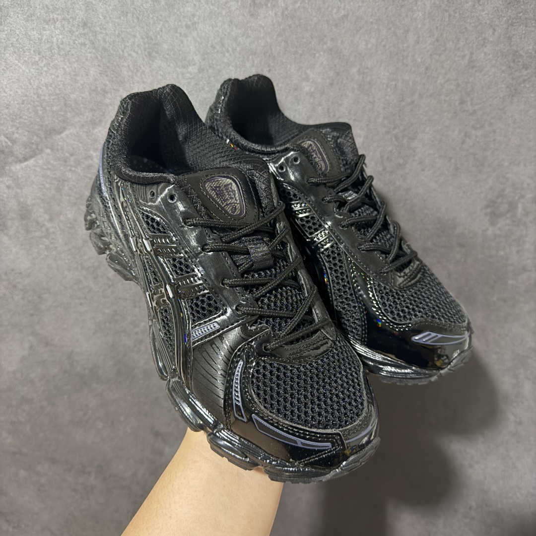 ASICS亚瑟士 GEL‑KAYANO 12.1 复古跑鞋 鞋面透气工程网布搭配合成革支撑框架，透气性良好，鞋身线条硬朗