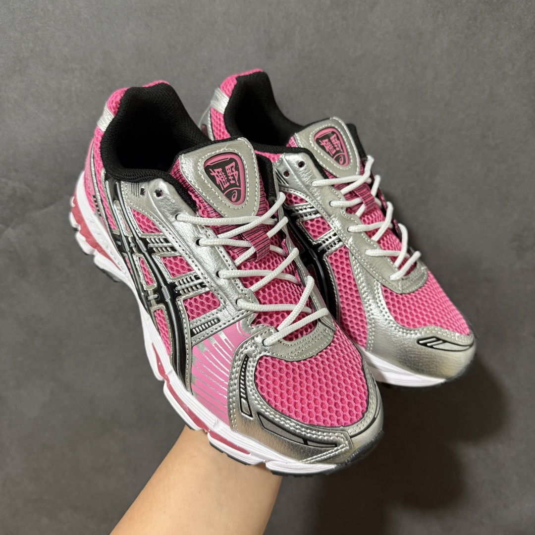 ASICS亚瑟士 GEL‑KAYANO 12.1 复古跑鞋 鞋面透气工程网布搭配合成革支撑框架，透气性良好，鞋身线条硬朗