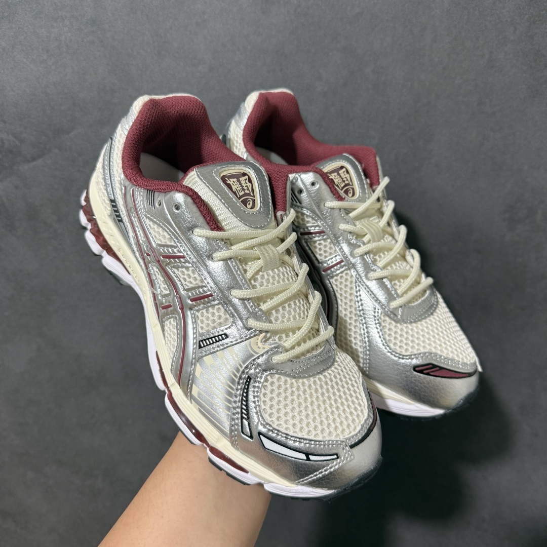 ASICS亚瑟士 GEL‑KAYANO 12.1 复古跑鞋 鞋面透气工程网布搭配合成革支撑框架，透气性良好，鞋身线条硬朗