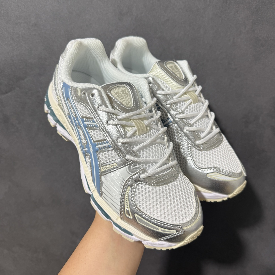 ASICS亚瑟士 GEL‑KAYANO 12.1 复古跑鞋 鞋面透气工程网布搭配合成革支撑框架，透气性良好，鞋身线条硬朗