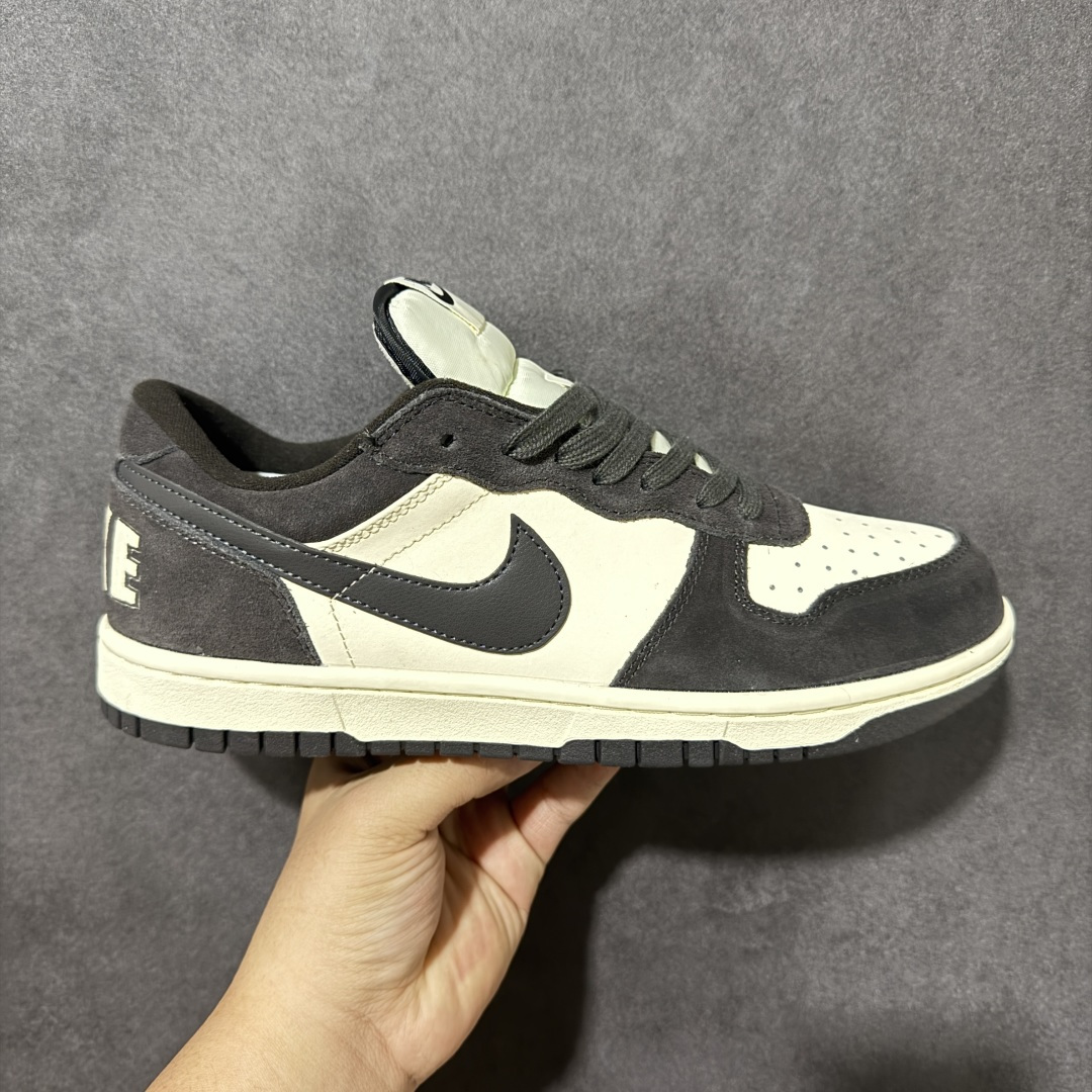 Nike Big Nike Low Lux 低帮复古休闲板鞋 鞋面采用细腻皮革打造，鞋身线条利落流畅，立体Swoosh标