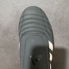Adidas Taekwondo W 复古休闲板鞋 鞋面采用拼接材质打造,鞋型简约利落,标志性品牌元素点缀,复古氛围感十 Adidas Taekwondo W 复古休闲板鞋 鞋面采用拼接材质打造,鞋型简约利落,标志性品牌元素点缀,复古氛围感十