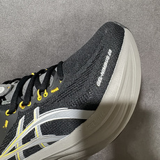 Asics Gel‑Nimbus 28 专业缓震跑鞋 鞋面搭载透气工程网面,轻盈透气不闷脚,配备GEL凝胶缓震科技,缓冲 Asics Gel‑Nimbus 28 专业缓震跑鞋 鞋面搭载透气工程网面,轻盈透气不闷脚,配备GEL凝胶缓震科技,缓冲