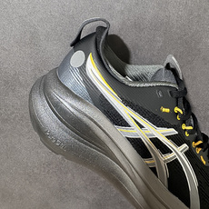 Asics Gel‑Nimbus 28 专业缓震跑鞋 鞋面搭载透气工程网面,轻盈透气不闷脚,配备GEL凝胶缓震科技,缓冲 Asics Gel‑Nimbus 28 专业缓震跑鞋 鞋面搭载透气工程网面,轻盈透气不闷脚,配备GEL凝胶缓震科技,缓冲