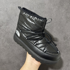 The North Face Borealis Short Boots 户外短靴 鞋身采用耐磨面料打造,版型利落硬朗,具 The North Face Borealis Short Boots 户外短靴 鞋身采用耐磨面料打造,版型利落硬朗,具