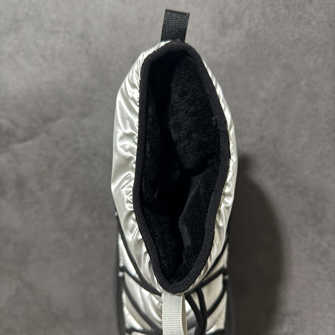 The North Face Borealis Short Boots 户外短靴 鞋身采用耐磨面料打造，版型利落硬朗，具