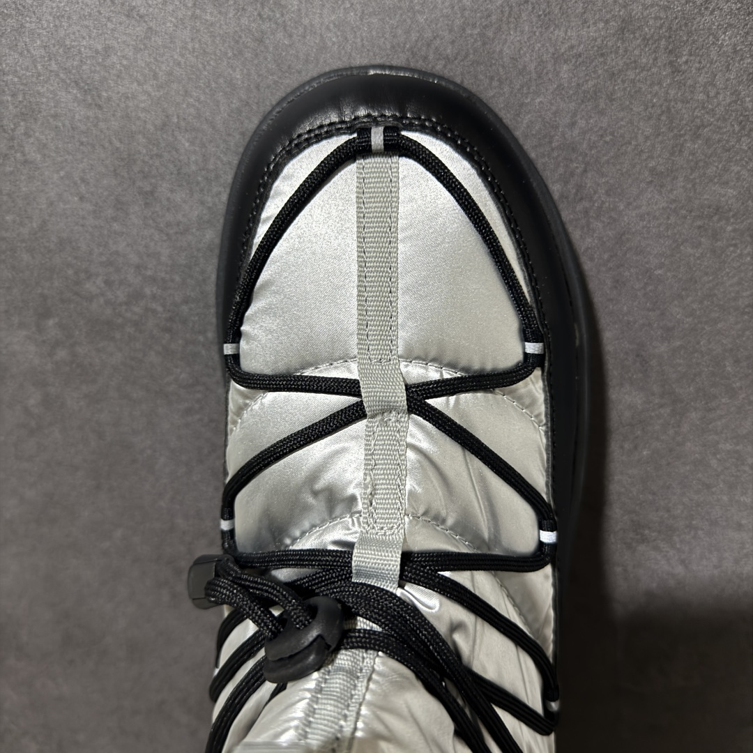 The North Face Borealis Short Boots 户外短靴 鞋身采用耐磨面料打造，版型利落硬朗，具