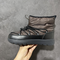 The North Face Borealis Short Boots 户外短靴 鞋身采用耐磨面料打造,版型利落硬朗,具 The North Face Borealis Short Boots 户外短靴 鞋身采用耐磨面料打造,版型利落硬朗,具