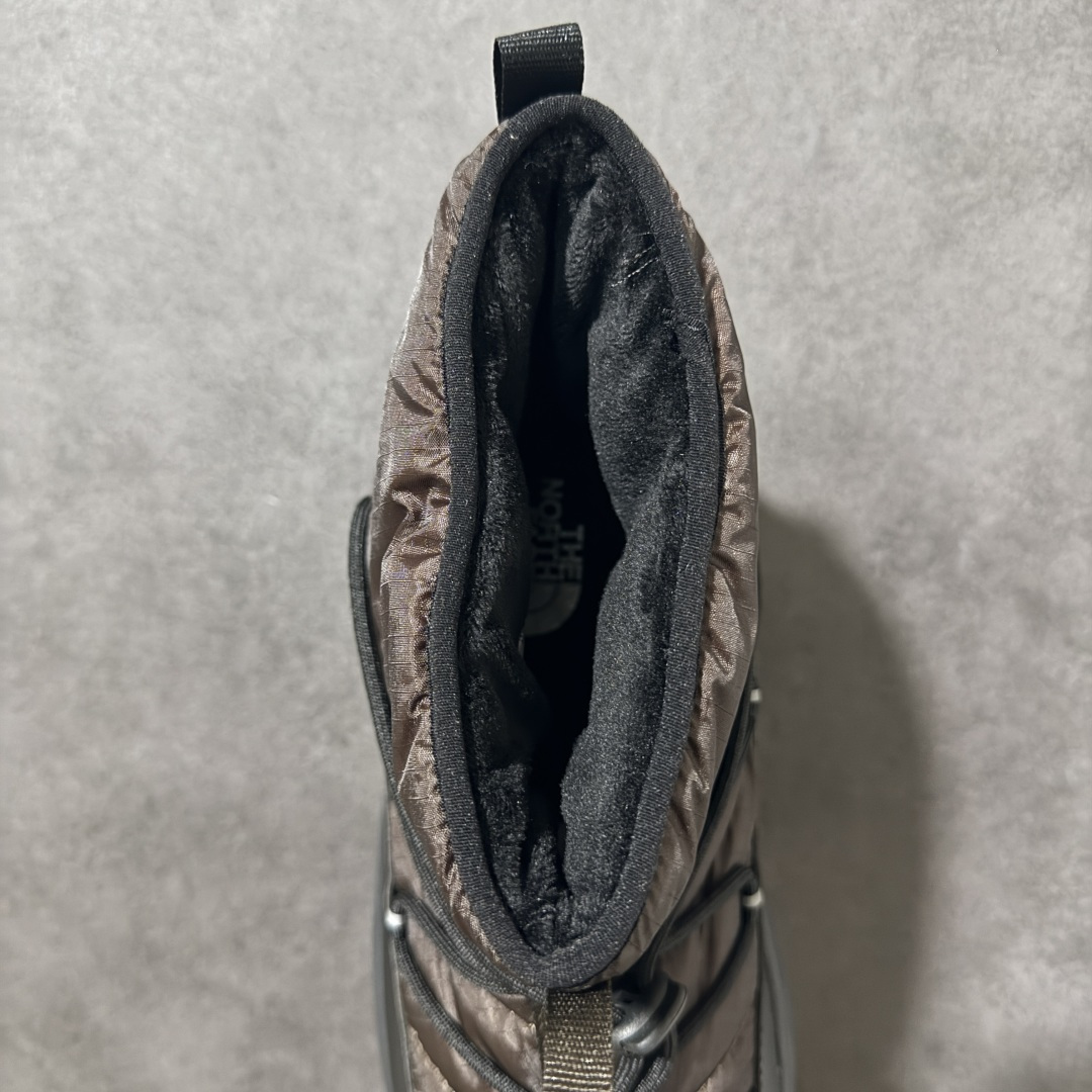 The North Face Borealis Short Boots 户外短靴 鞋身采用耐磨面料打造,版型利落硬朗,具 The North Face Borealis Short Boots 户外短靴 鞋身采用耐磨面料打造,版型利落硬朗,具