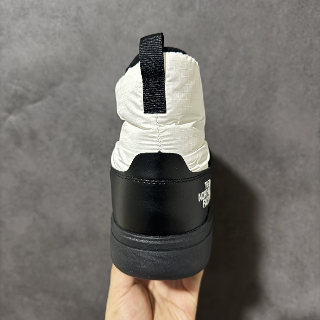 The North Face Borealis Short Boots 户外短靴 鞋身采用耐磨面料打造,版型利落硬朗,具 The North Face Borealis Short Boots 户外短靴 鞋身采用耐磨面料打造,版型利落硬朗,具