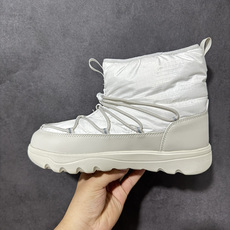 The North Face Borealis Short Boots 户外短靴 鞋身采用耐磨面料打造,版型利落硬朗,具 The North Face Borealis Short Boots 户外短靴 鞋身采用耐磨面料打造,版型利落硬朗,具