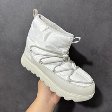 The North Face Borealis Short Boots 户外短靴 鞋身采用耐磨面料打造,版型利落硬朗,具 The North Face Borealis Short Boots 户外短靴 鞋身采用耐磨面料打造,版型利落硬朗,具