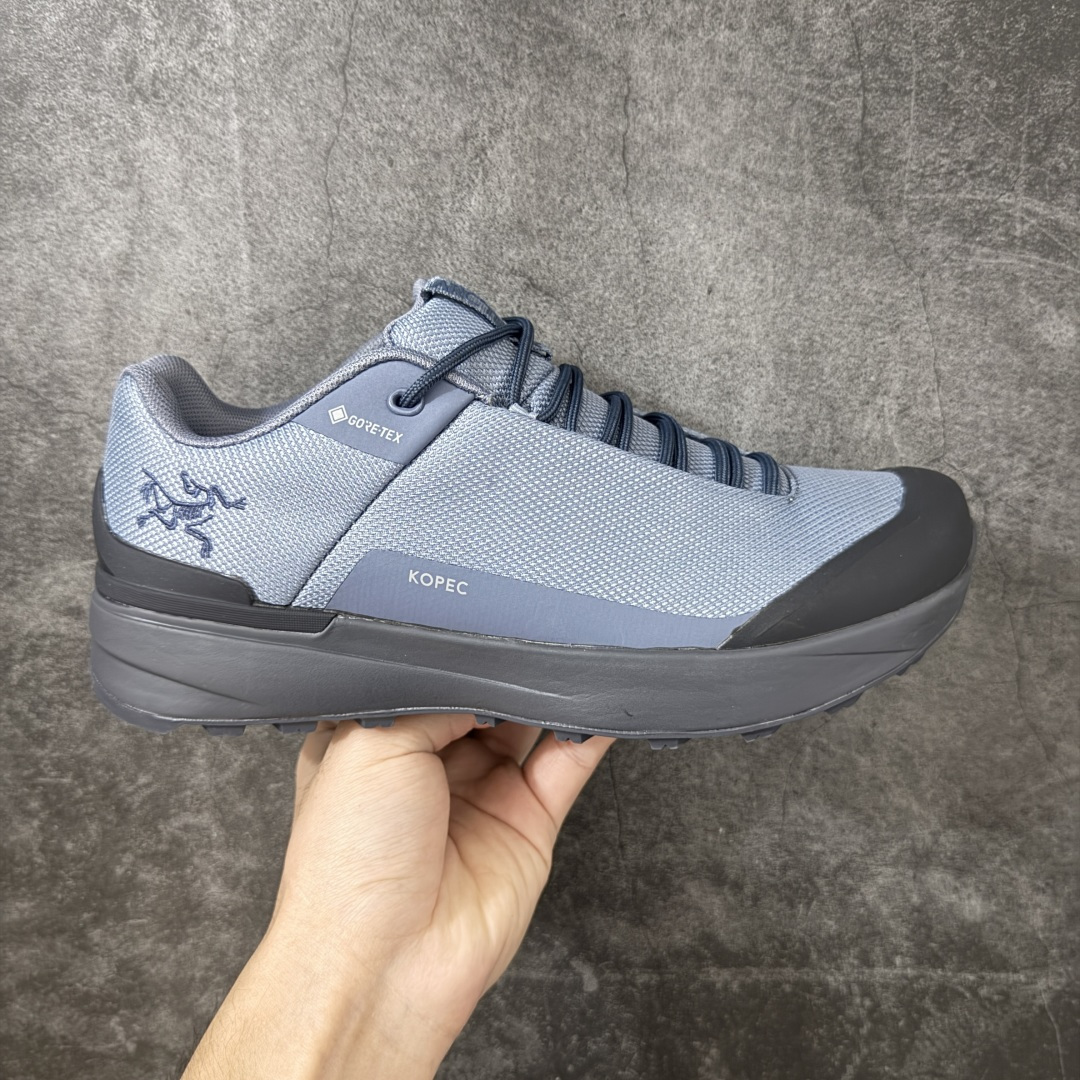 Arcteryx始祖鸟 NORVAN KOPEC GTX 覆盖防水 低帮户外登山徒步鞋，特有的独立衬垫 穿着更合脚 带有