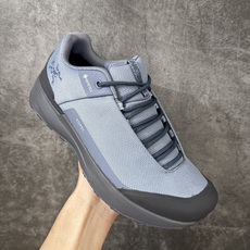 Arcteryx始祖鸟 NORVAN KOPEC GTX 覆盖防水 低帮户外登山徒步鞋,特有的独立衬垫 穿着更合脚 带有 Arcteryx始祖鸟 NORVAN KOPEC GTX 覆盖防水 低帮户外登山徒步鞋,特有的独立衬垫 穿着更合脚 带有