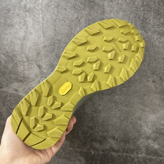 Arcteryx始祖鸟 NORVAN KOPEC GTX 覆盖防水 低帮户外登山徒步鞋,特有的独立衬垫 穿着更合脚 带有 Arcteryx始祖鸟 NORVAN KOPEC GTX 覆盖防水 低帮户外登山徒步鞋,特有的独立衬垫 穿着更合脚 带有