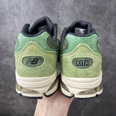 New Balance x KITH NB 2011 Ronnie Fieg拼接舒适跑步鞋 男女同款 这款New Bal New Balance x KITH NB 2011 Ronnie Fieg拼接舒适跑步鞋 男女同款 这款New Bal