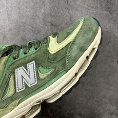 New Balance x KITH NB 2011 Ronnie Fieg拼接舒适跑步鞋 男女同款 这款New Bal New Balance x KITH NB 2011 Ronnie Fieg拼接舒适跑步鞋 男女同款 这款New Bal