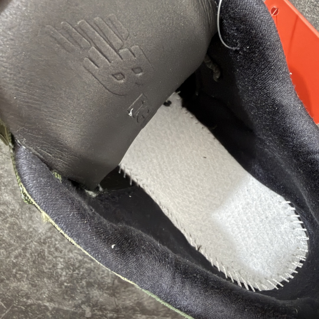 New Balance x KITH NB 2011 Ronnie Fieg拼接舒适跑步鞋 男女同款 这款New Bal
