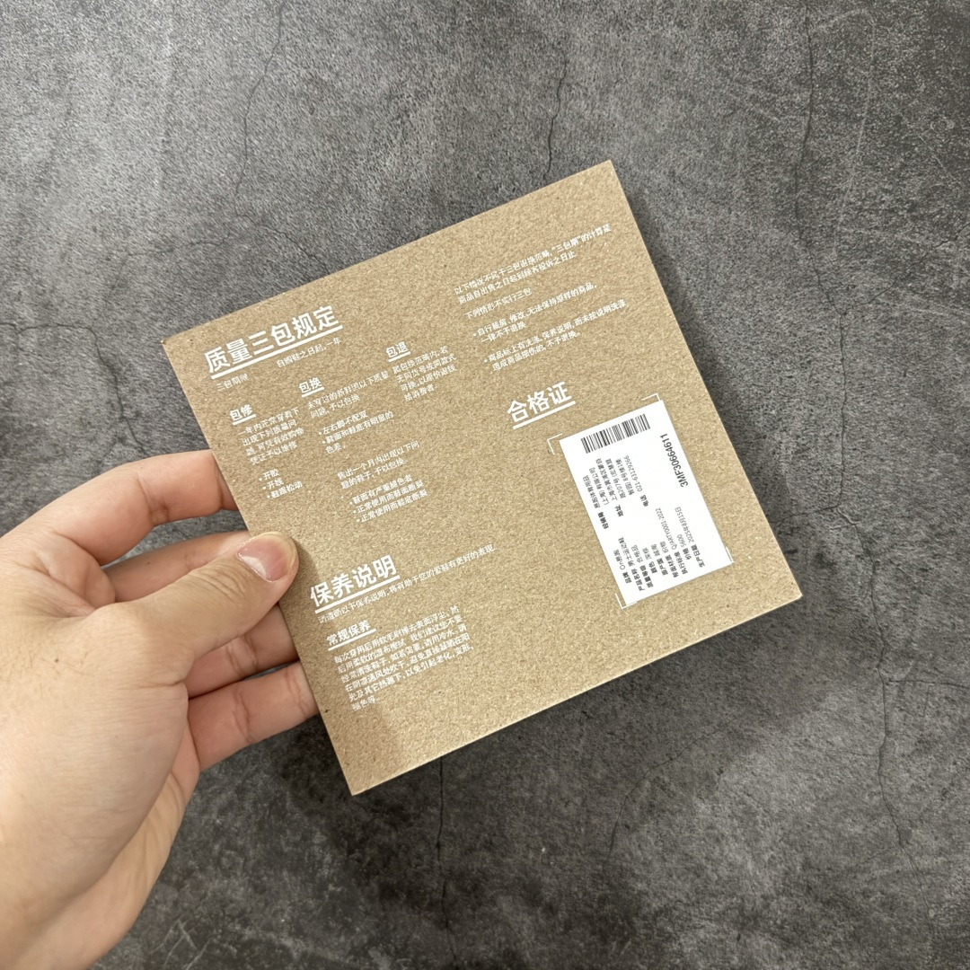 LOEWE罗意威 x ON昂跑 联名款 Cloudsolo系列 •原鞋一致橡胶底 原版高弹MD 加爆米花料 •正确后跟小