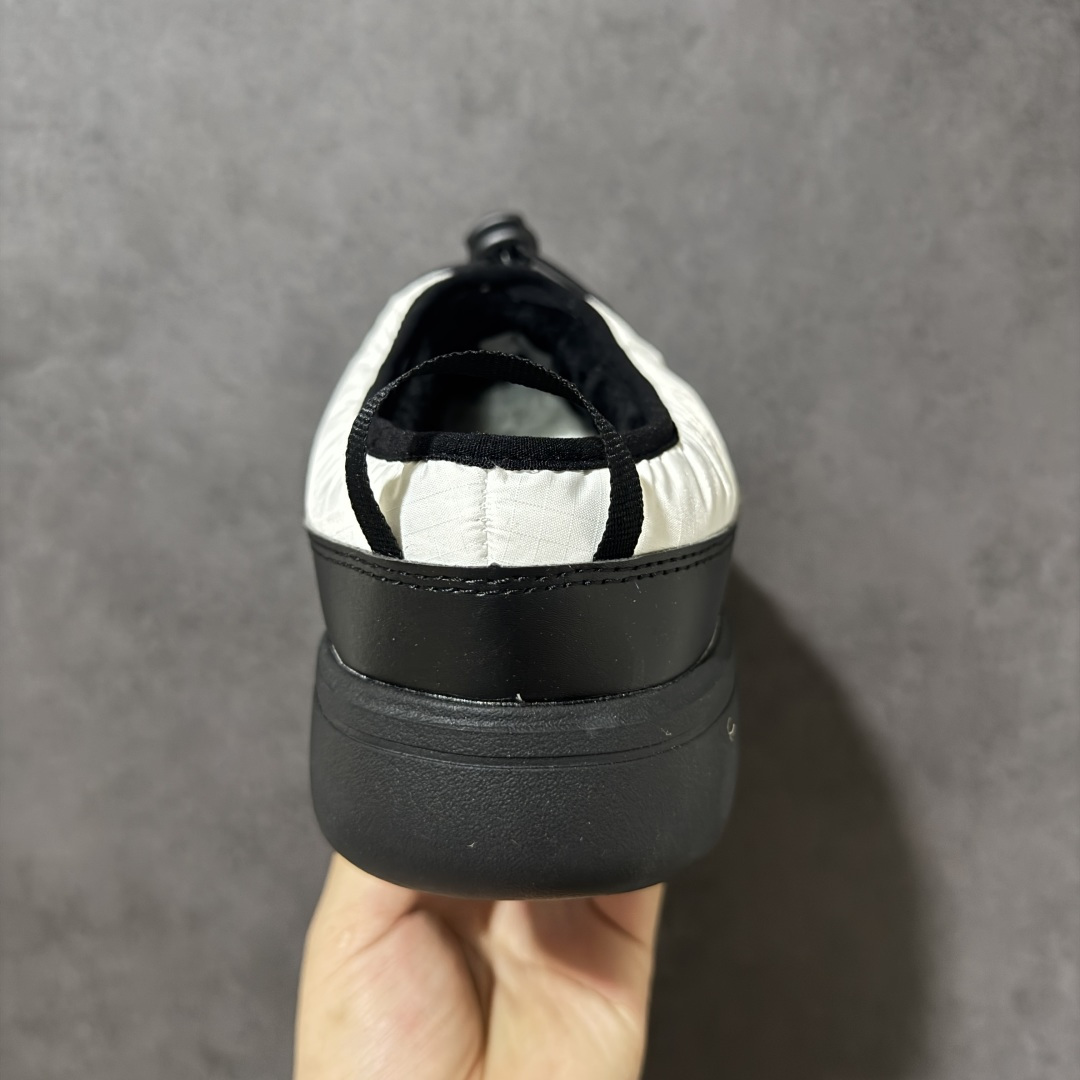 The North Face Borealis Short Boots 黑白 户外短靴 鞋面结构扎实，鞋型立体挺括 鞋底