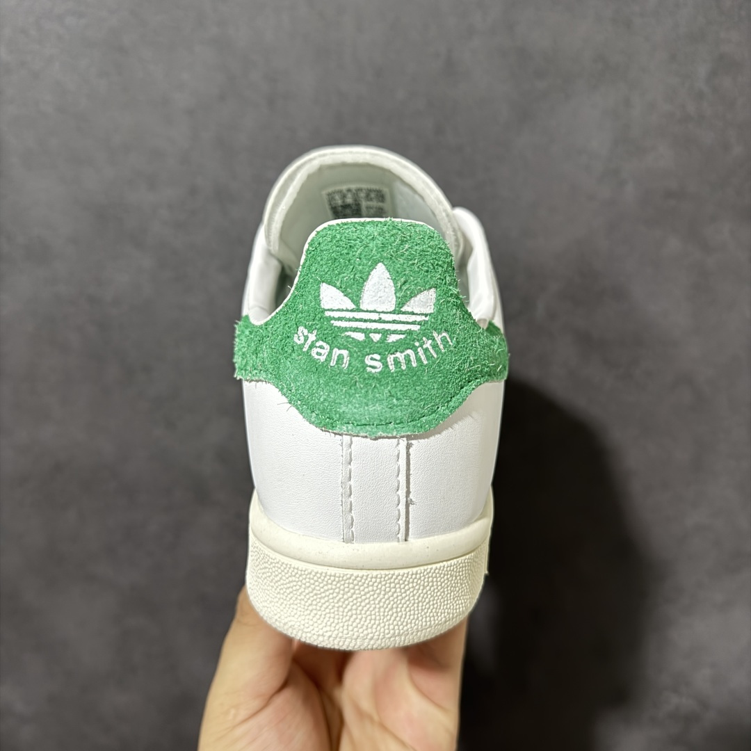 Adidas Stan Smith 80s 白绿 复古低帮板鞋 平整皮革鞋面 简约经典鞋型 鞋身线条利落，延续史密斯系列