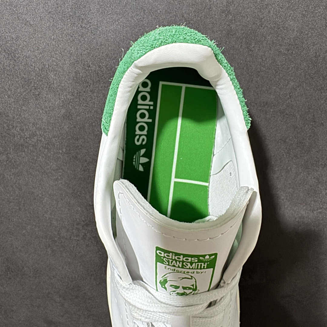 Adidas Stan Smith 80s 白绿 复古低帮板鞋 平整皮革鞋面 简约经典鞋型 鞋身线条利落，延续史密斯系列