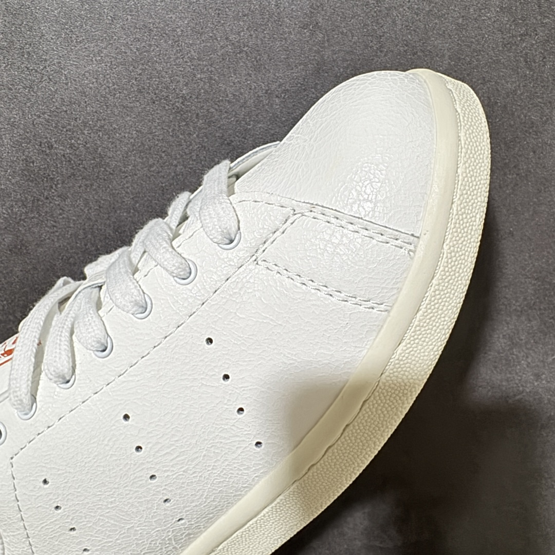 Adidas Stan Smith 80s 白橙 复古低帮板鞋 平整皮革鞋面 简约经典鞋型 鞋身线条利落，延续史密斯系列