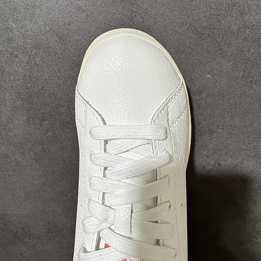 Adidas Stan Smith 80s 白橙 复古低帮板鞋 平整皮革鞋面 简约经典鞋型 鞋身线条利落，延续史密斯系列