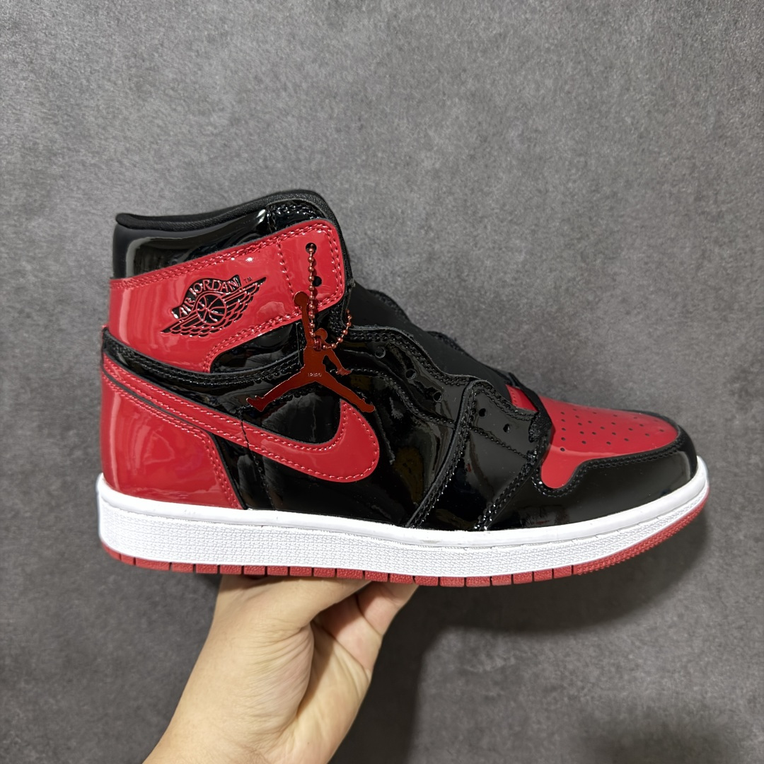 AJ1 经典高帮系列 原厂皮革 舒适运动 防滑减震 高帮 黑脚趾 行业天花板 Top级存在，完美版型，20000+双库存