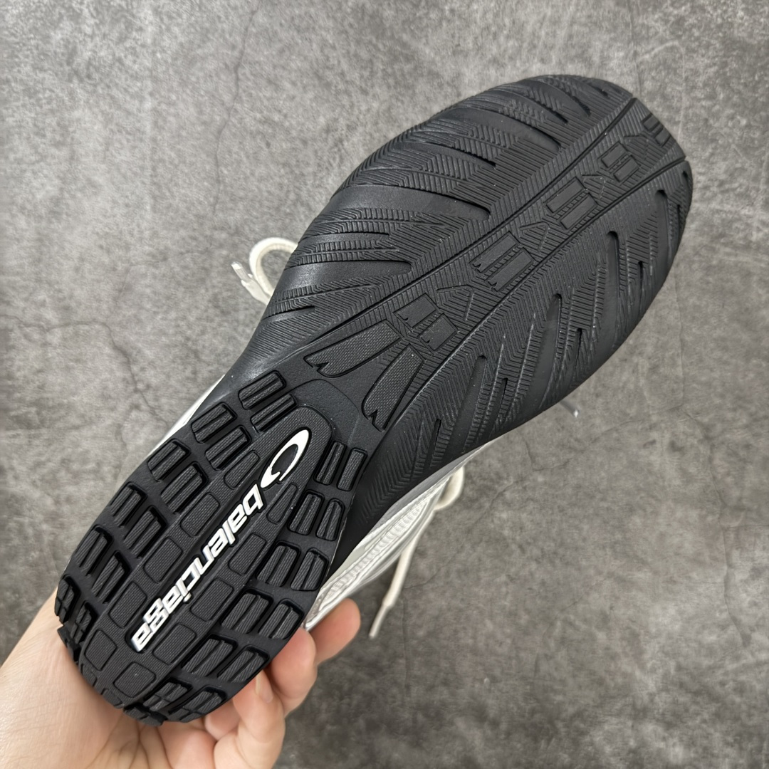 Balenciaga巴黎世家 Radar 圆头系带 做旧效果 低帮 生活休闲鞋 巴黎世家25代 轻薄款经典出货 这个非常